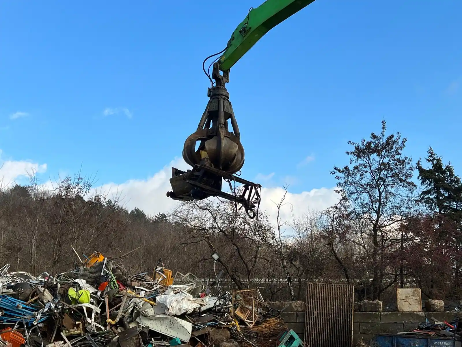 Schrottabholung in Bonn für gemischten Metallschrott